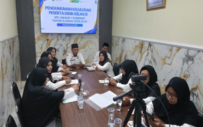 Haru dan Bahagia Warnai Pengumuman Kelulusan Kelas IX MTsN 1 Sumenep Secara Daring