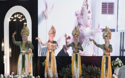 TARI SET-SESET MALOKO MERIAHKAN PURNAWIYATA KELAS IX MTsN 1 SUMENEP