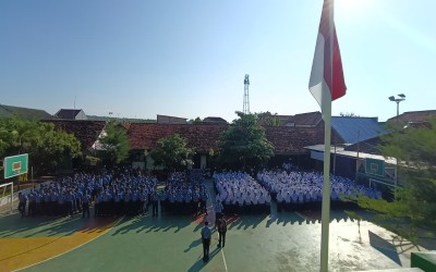 Belajar, Disiplin, Bangkit! Pesan Harkitnas dari MTsN 1 Sumenep